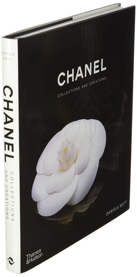 Amazon.com: Libros Decorativos Chanel